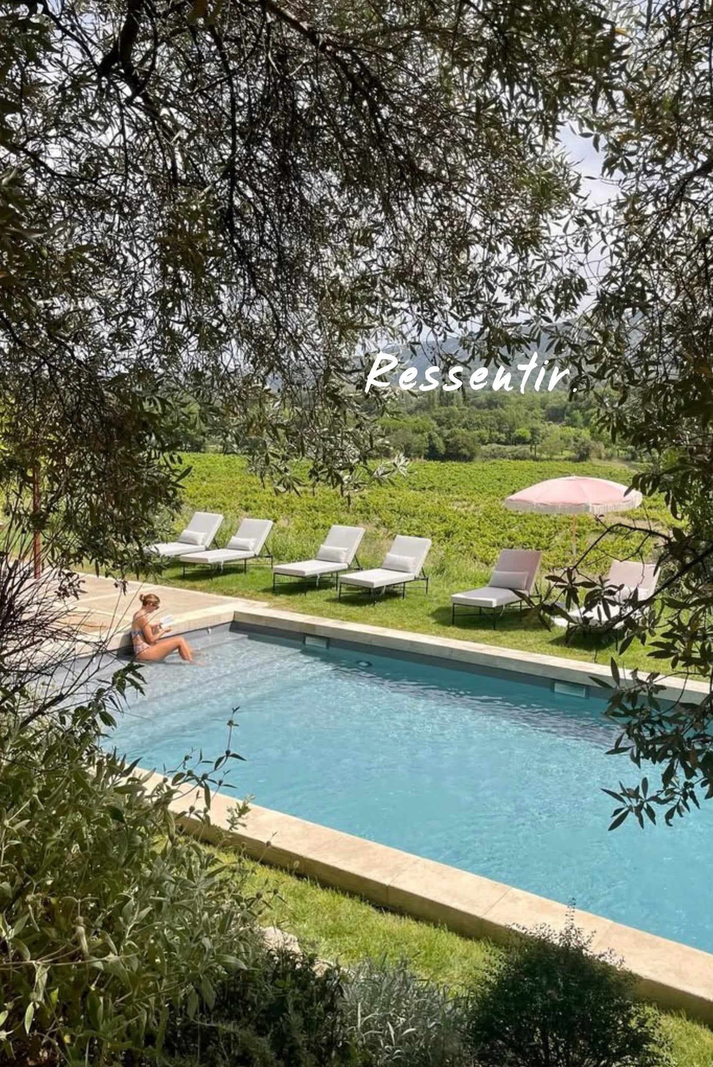 Creative & meditative retreat: Essence.