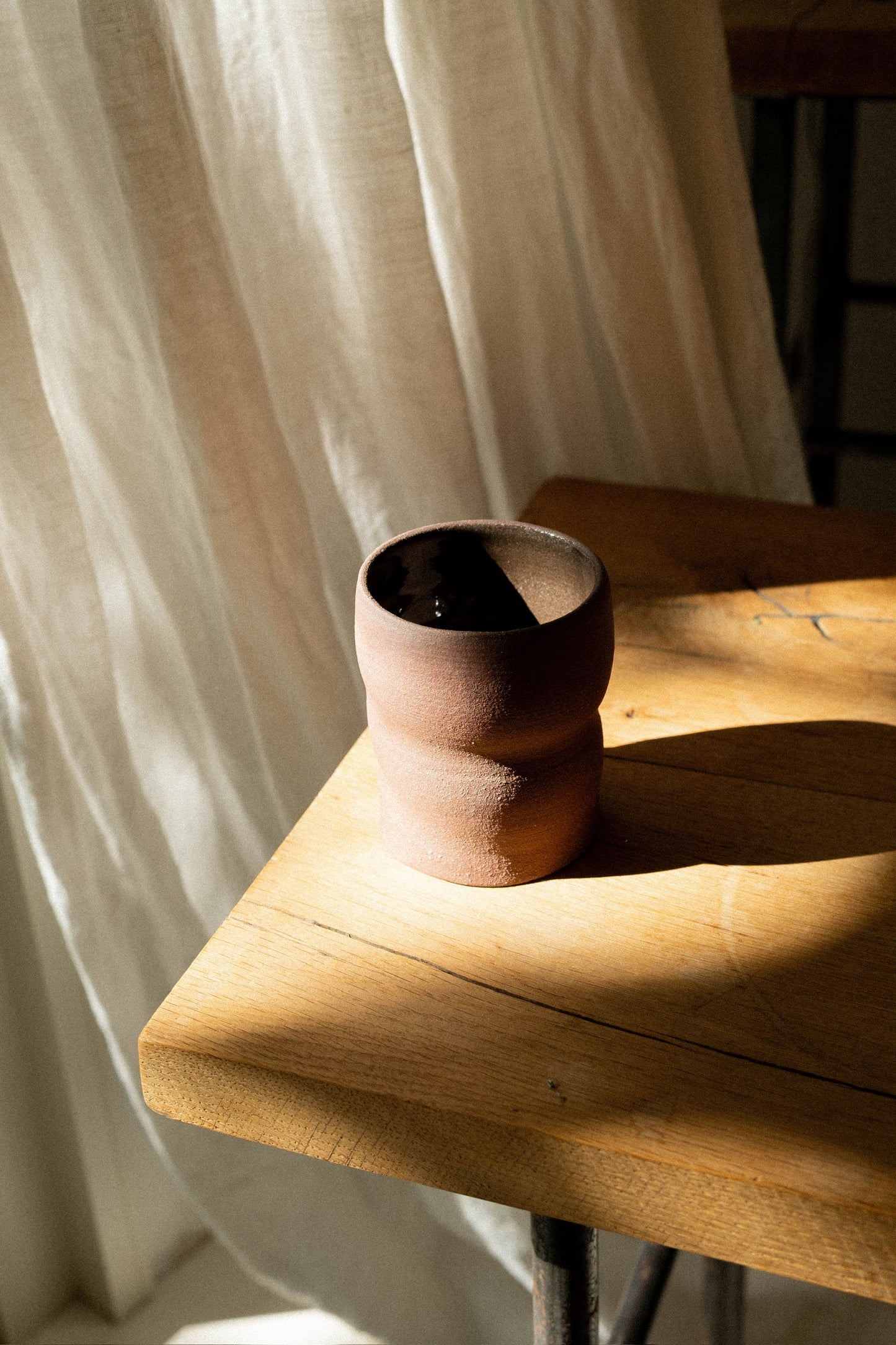 burgundy teacup - terraé